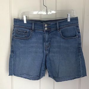 EUC Levi shorts size 8